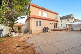 96 5th Ave, Holtsville, NY 11742 - Photo 27