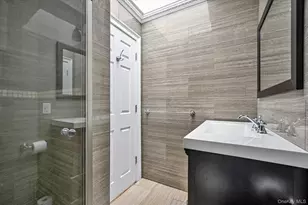 64-39 58th Rd, Maspeth, NY 11378 - Photo 9