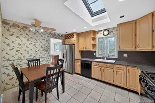 10 Fleetwood Ave, Chestnut Ridge, NY 10977 - Photo 9