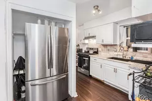 4190 E Tremont Ave, Bronx, NY 10465 - Photo 13