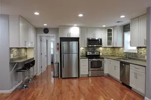 9 Bainbridge St, Roosevelt, NY 11575 - Photo 5