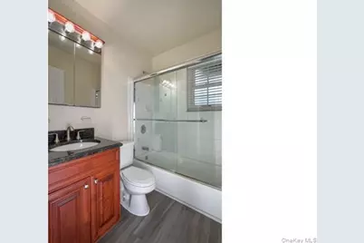 184 Hallock Road #1G1, Lake Grove, NY 11755 - Photo 5