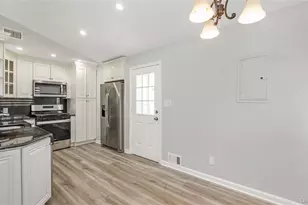 147 W Hampton Rd, Lindenhurst, NY 11757 - Photo 5