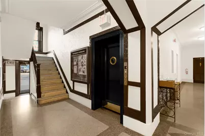37 Brompton Road #3D, Great Neck, NY 11022 - Photo 5