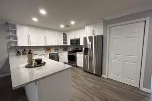 98 Village Green Dr, Port Jefferson Station, NY 11776 - Photo 3