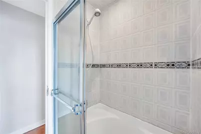 64 Hodson Avenue, Lynbrook, NY 11563 - Photo 27