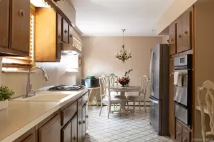 53 Tulipwood Dr, Commack, NY 11725 - Photo 7