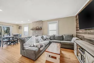 117 Jayne Ave, Patchogue, NY 11772 - Photo 9