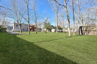 207 N Evergreen Dr, Selden, NY 11784 - Photo 17