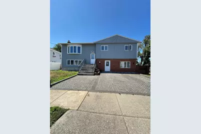300 Branch Avenue, Freeport, NY 11520 - Photo 1
