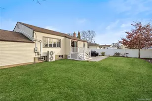 246 W 10th St, Deer Park, NY 11729 - Photo 25