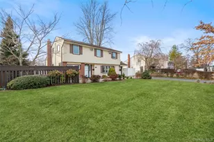 246 W 10th St, Deer Park, NY 11729 - Photo 3