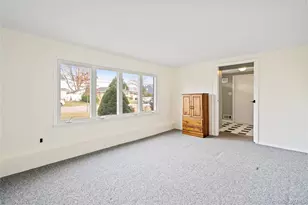 246 W 10th St, Deer Park, NY 11729 - Photo 5