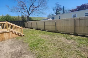 86 Lincoln Ave, Holbrook, NY 11741 - Photo 17