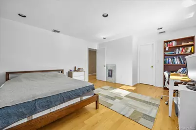 20 Henhawk Road, Great Neck, NY 11024 - Photo 31