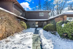 20 Henhawk Rd, Great Neck, NY 11024 - Photo 3