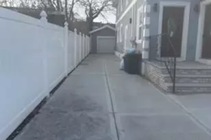 147-26 240th St, Rosedale, NY 11422 - Photo 17