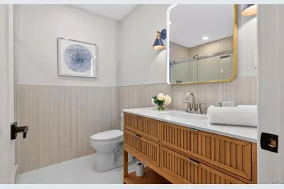 369 Vanderbilt Parkway, Dix Hills, NY 11746 - Photo 15