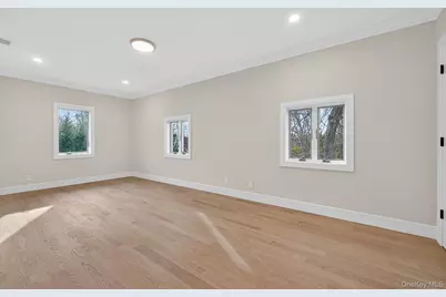 369 Vanderbilt Parkway, Dix Hills, NY 11746 - Photo 33