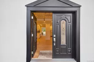 369 Vanderbilt Pkwy, Dix Hills, NY 11746 - Photo 3