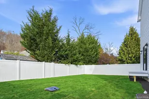 5 Ketcham Pl, Melville, NY 11747 - Photo 27