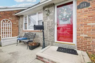 251 Hamilton Ave, Massapequa, NY 11758 - Photo 3