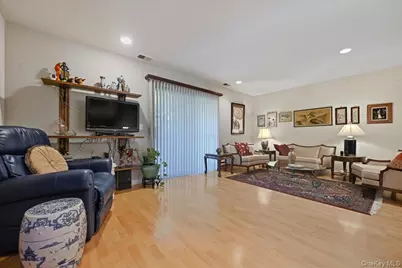 100 Daly Boulevard #2103, Oceanside, NY 11572 - Photo 11