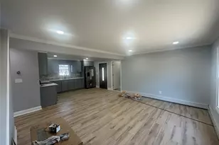 11 Belfry Ln, Hicksville, NY 11801 - Photo 3