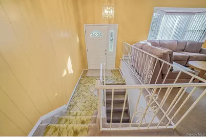 126 W 3rd Street, Deer Park, NY 11729 - Photo 11