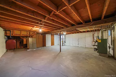 126 W 3rd Street, Deer Park, NY 11729 - Photo 39