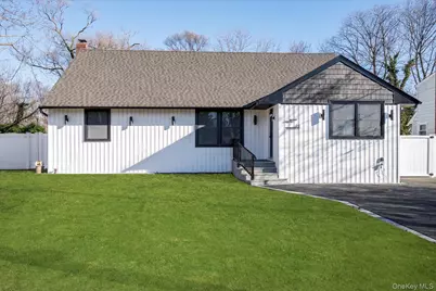 41 Embargo Place, North Babylon, NY 11703 - Photo 3