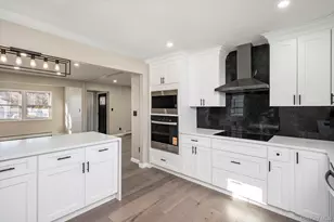 41 Embargo Pl, North Babylon, NY 11703 - Photo 9