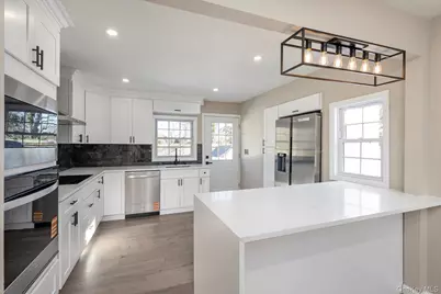 41 Embargo Place, North Babylon, NY 11703 - Photo 7