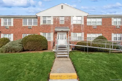 235 N Middletown Road #E, Pearl River, NY 10965 - Photo 1