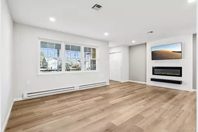 195 Canterbury Drive, Ridge, NY 11961 - Photo 5