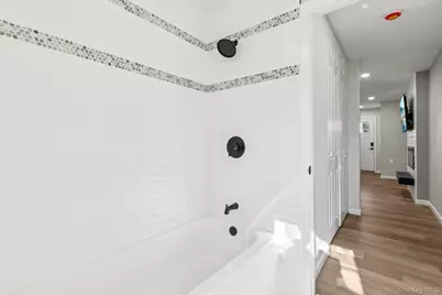 195 Canterbury Drive, Ridge, NY 11961 - Photo 17