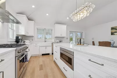 4 Chestnut Lane, East Quogue, NY 11942 - Photo 19