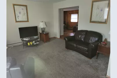 65 Marie Street, Lindenhurst, NY 11757 - Photo 3