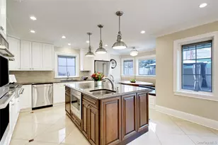 54-16 252nd St, Little Neck, NY 11362 - Photo 11