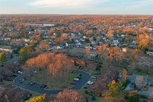 17 Sutton Pl, Islip, NY 11751 - Photo 31