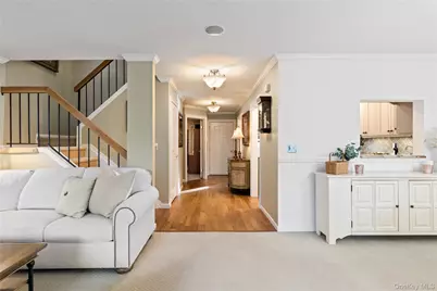 17 Sutton Place, Islip, NY 11751 - Photo 17