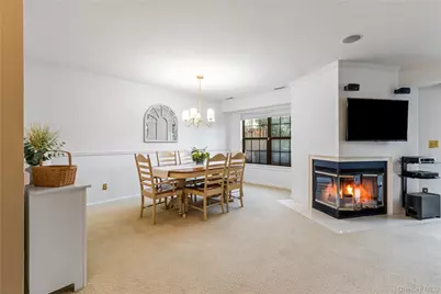 17 Sutton Place, Islip, NY 11751 - Photo 13