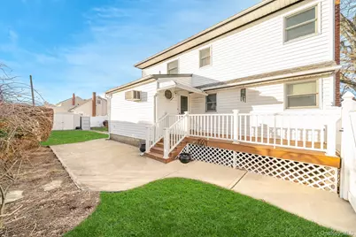 242 N Pine Street, Massapequa, NY 11758 - Photo 19