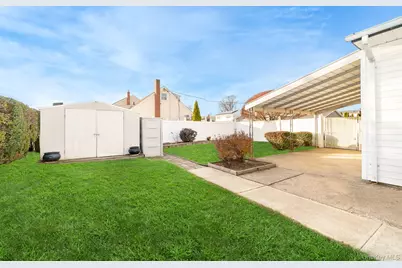 242 N Pine Street, Massapequa, NY 11758 - Photo 21