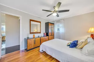 10 Layton Ave, Hicksville, NY 11801 - Photo 11