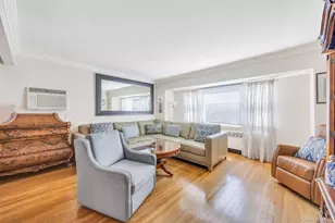 10 Layton Ave, Hicksville, NY 11801 - Photo 5