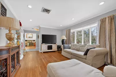 29 Walton Drive, Mahopac, NY 10541 - Photo 5