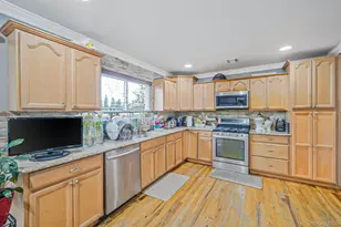 31 Southaven Ave, Mastic, NY 11950 - Photo 9