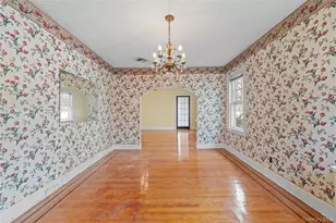 41-29 248th St, Little Neck, NY 11363 - Photo 5