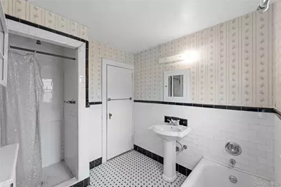 41-29 248th Street, Little Neck, NY 11363 - Photo 21